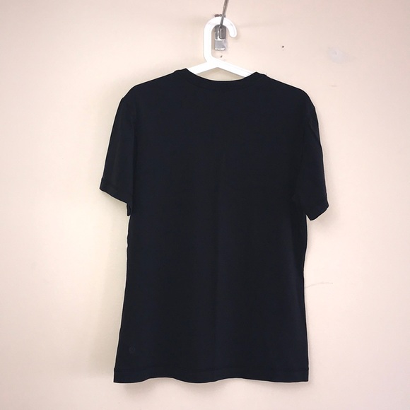 Men’s lululemon v-neck t-shirts - Picture 2 of 3